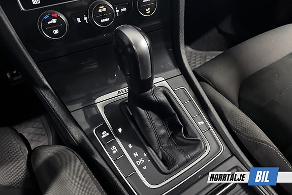 Volkswagen Golf Alltrack 21 of 22
