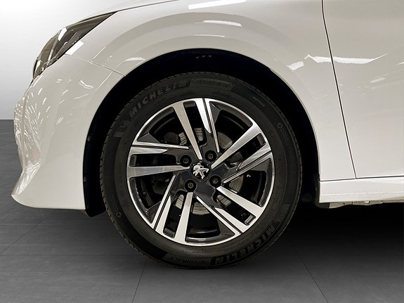 Peugeot 208 15 of 16
