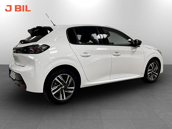 Peugeot 208 3 of 16