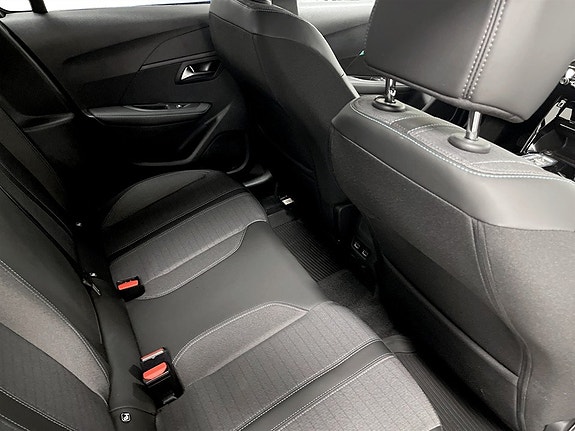 Peugeot 208 13 of 16