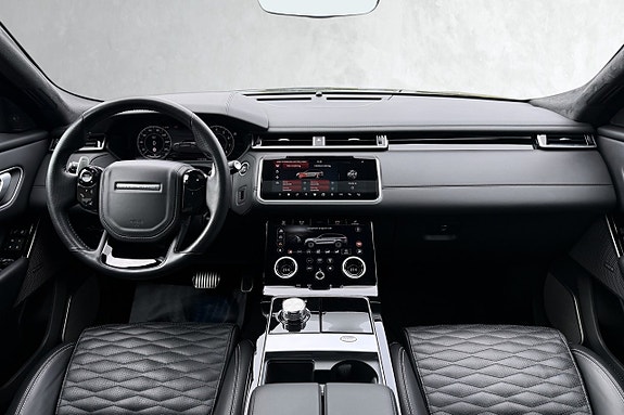 Land Rover Range Rover Velar 17 of 30