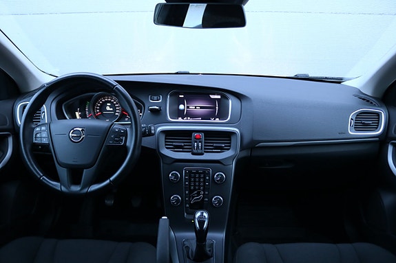 Volvo V40 15 of 27