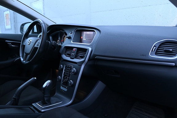 Volvo V40 13 of 27