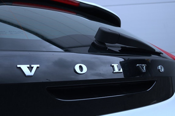 Volvo V40 8 of 27