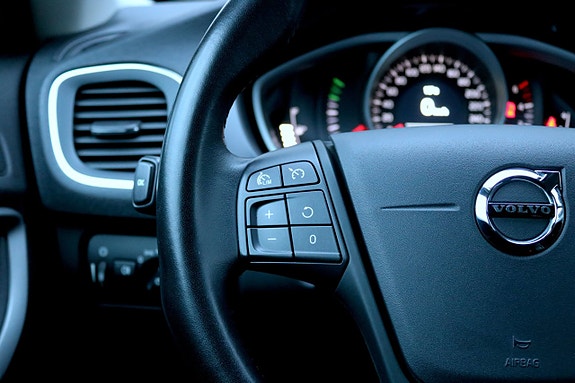 Volvo V40 17 of 27