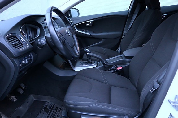 Volvo V40 9 of 27