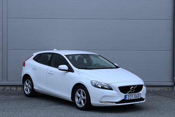 Volvo V40 7 of 27