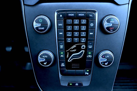 Volvo V40 21 of 27