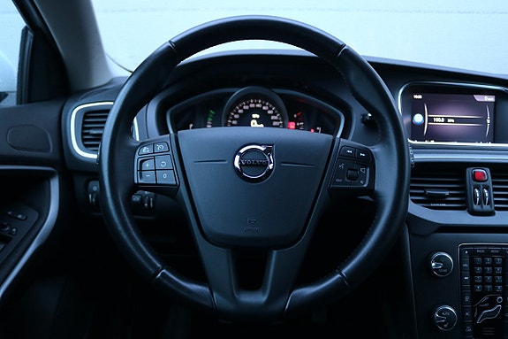 Volvo V40 16 of 27