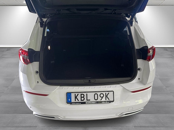 Opel Grandland X 10 of 12