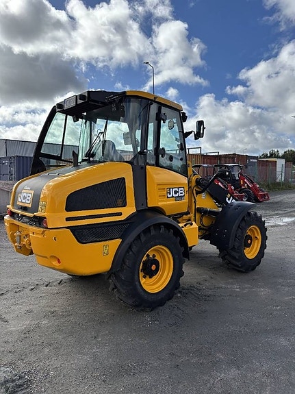 JCB 409 Nordic Edition 3 of 7
