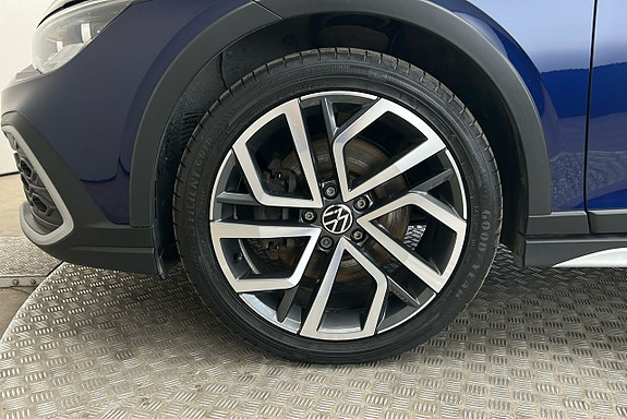 Volkswagen Golf Alltrack 12 of 29