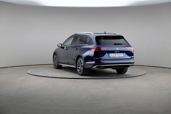 Volkswagen Golf Alltrack 2 of 29
