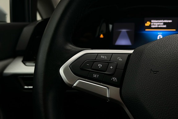 Volkswagen Golf Alltrack 26 of 29