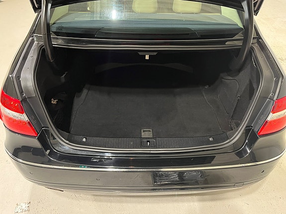 Mercedes-Benz E250 11 of 20
