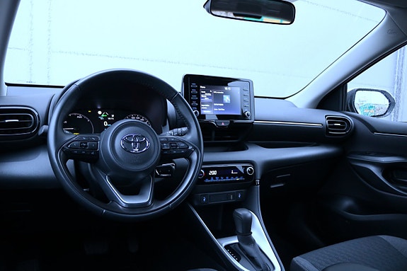 Toyota Yaris 13 of 27