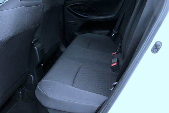 Toyota Yaris 9 of 27