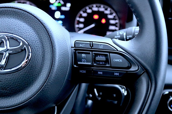 Toyota Yaris 17 of 27