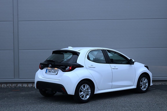 Toyota Yaris 5 of 27