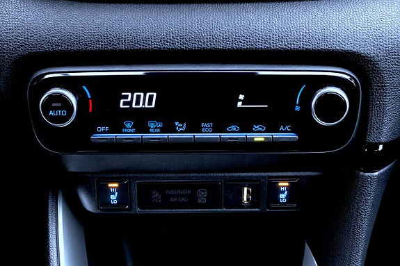 Toyota Yaris 24 of 27