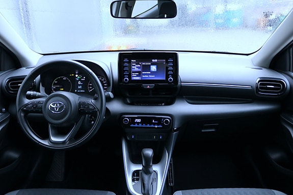 Toyota Yaris 14 of 27