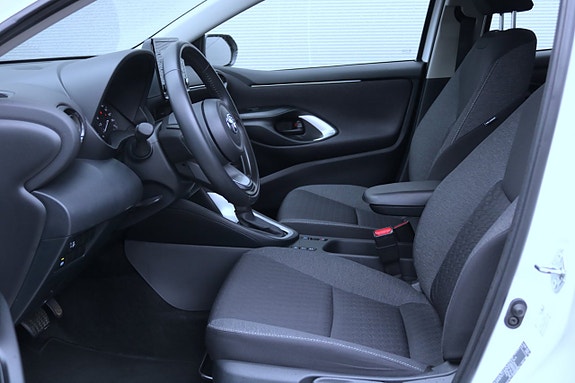 Toyota Yaris 8 of 27