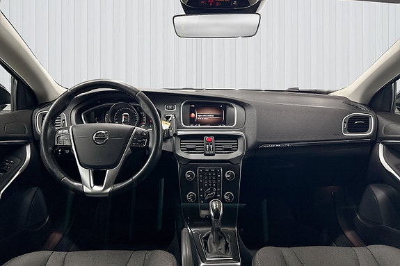 Volvo V40 Cross Country 8 of 22