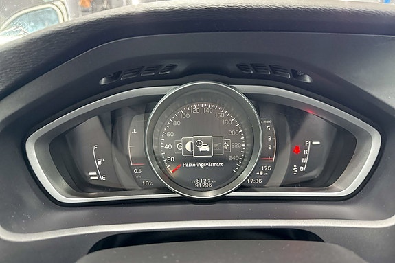 Volvo V40 Cross Country 13 of 22