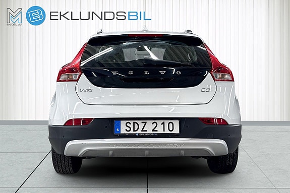 Volvo V40 Cross Country 4 of 22