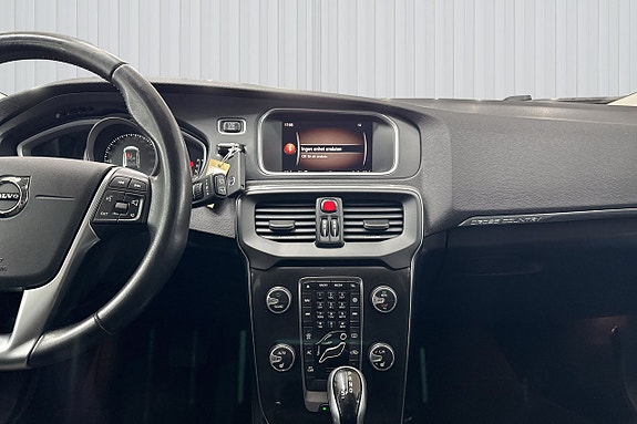 Volvo V40 Cross Country 9 of 22