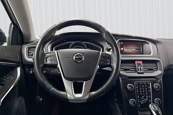 Volvo V40 Cross Country 11 of 22
