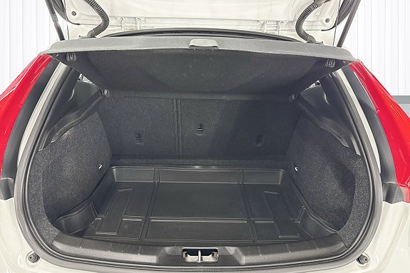 Volvo V40 Cross Country 16 of 22
