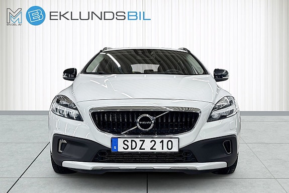 Volvo V40 Cross Country 7 of 22