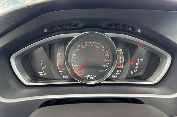Volvo V40 Cross Country 12 of 22