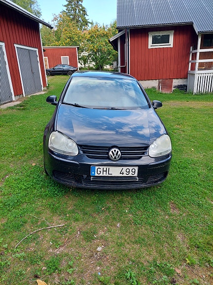 Volkswagen Golf V 5 of 8