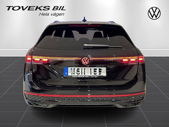 Volkswagen Passat 5 of 24