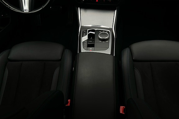 BMW 330e 9 of 23