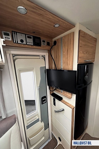 Pilote P 740 Sensation Quennbed Alde Solcell Litium AC bodel 4400kg totalvikt 10 of 21