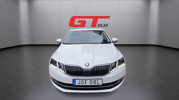 Skoda Octavia 2 of 22