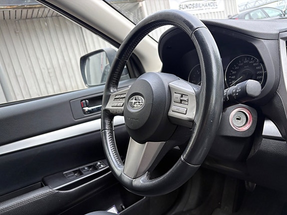 Subaru Legacy 6 of 12