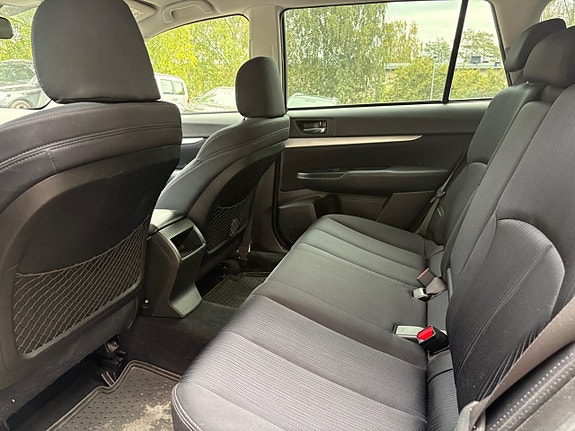 Subaru Legacy 12 of 12