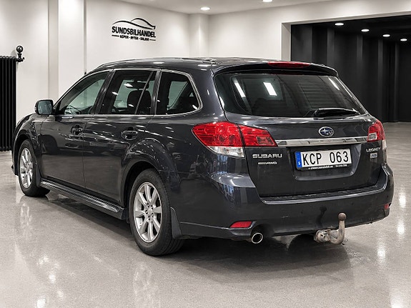 Subaru Legacy 3 of 12
