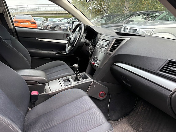 Subaru Legacy 11 of 12