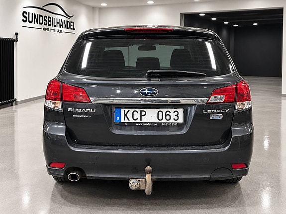 Subaru Legacy 4 of 12