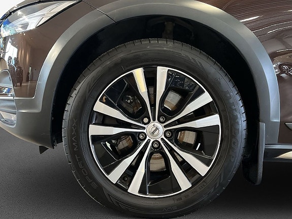 Volvo V90 Cross Country 5 of 11