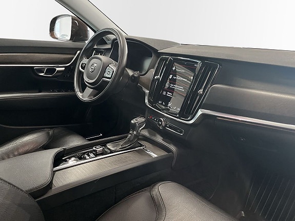 Volvo V90 Cross Country 9 of 11
