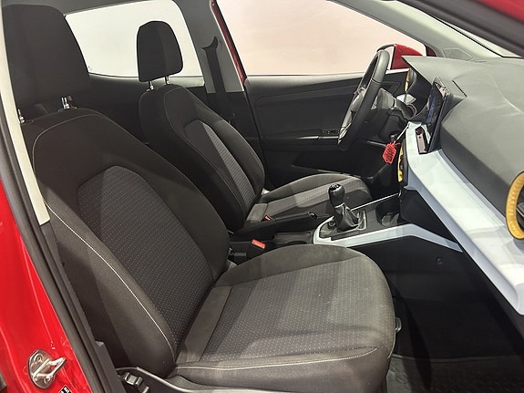 Seat Arona 15 of 20