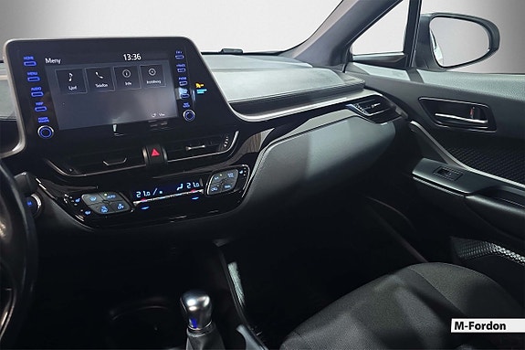 Toyota C-HR 14 of 16
