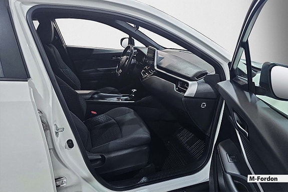 Toyota C-HR 9 of 16