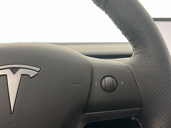 Tesla Model 3 17 of 30